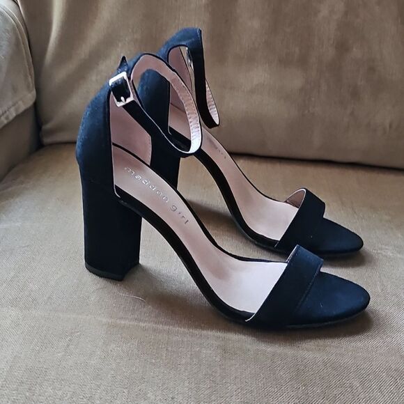 Sandals By Madden Girl Black Suede Look Size 6.5 - Picture 4 of 6